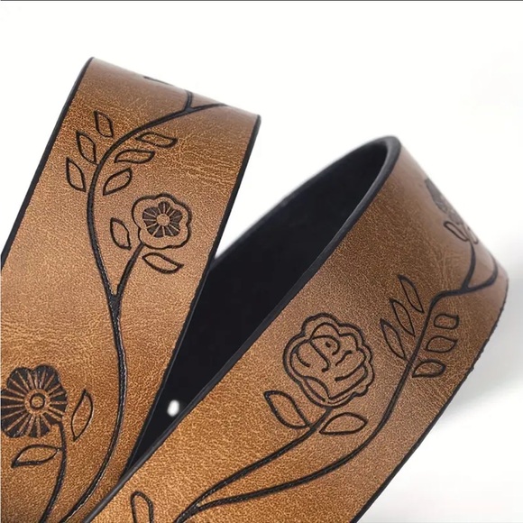 Vintage Embossed Floral Buckle Belt - Picture 5 of 12